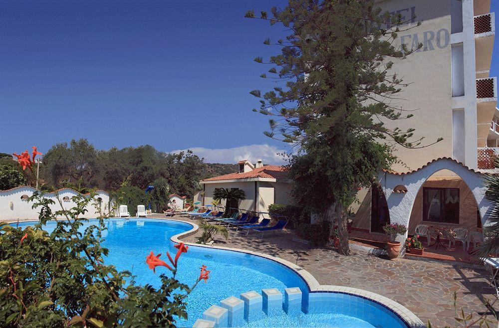 Hotel Punta Faro Capo Vaticano Buitenkant foto