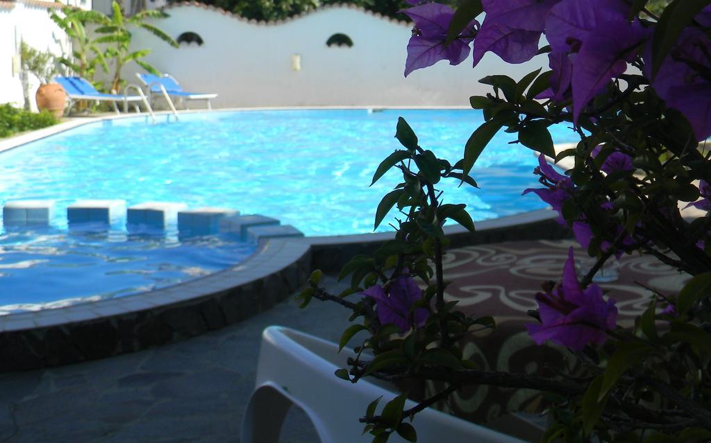 Hotel Punta Faro Capo Vaticano Buitenkant foto