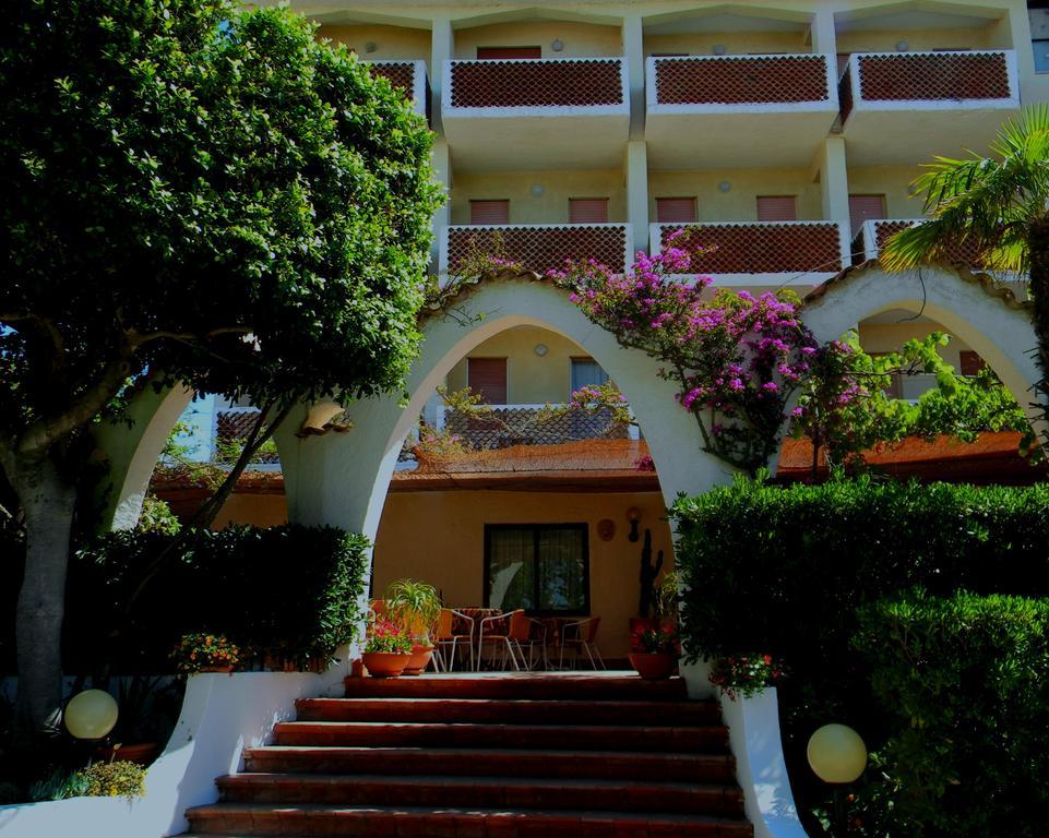 Hotel Punta Faro Capo Vaticano Buitenkant foto