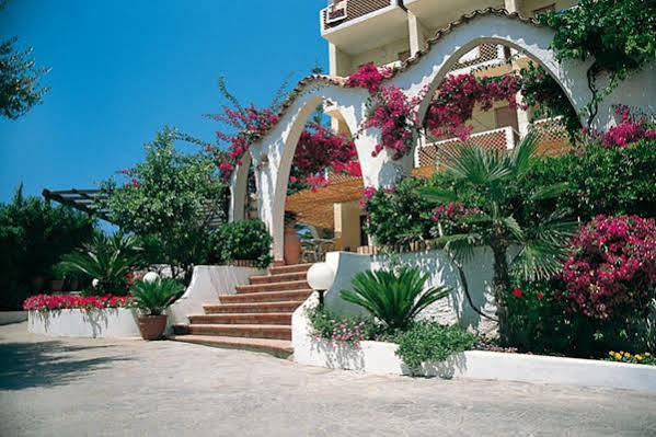 Hotel Punta Faro Capo Vaticano Buitenkant foto