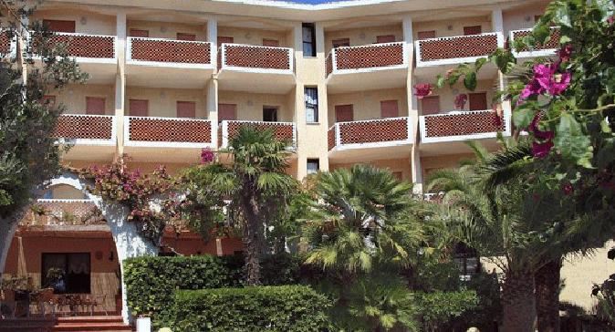 Hotel Punta Faro Capo Vaticano Buitenkant foto